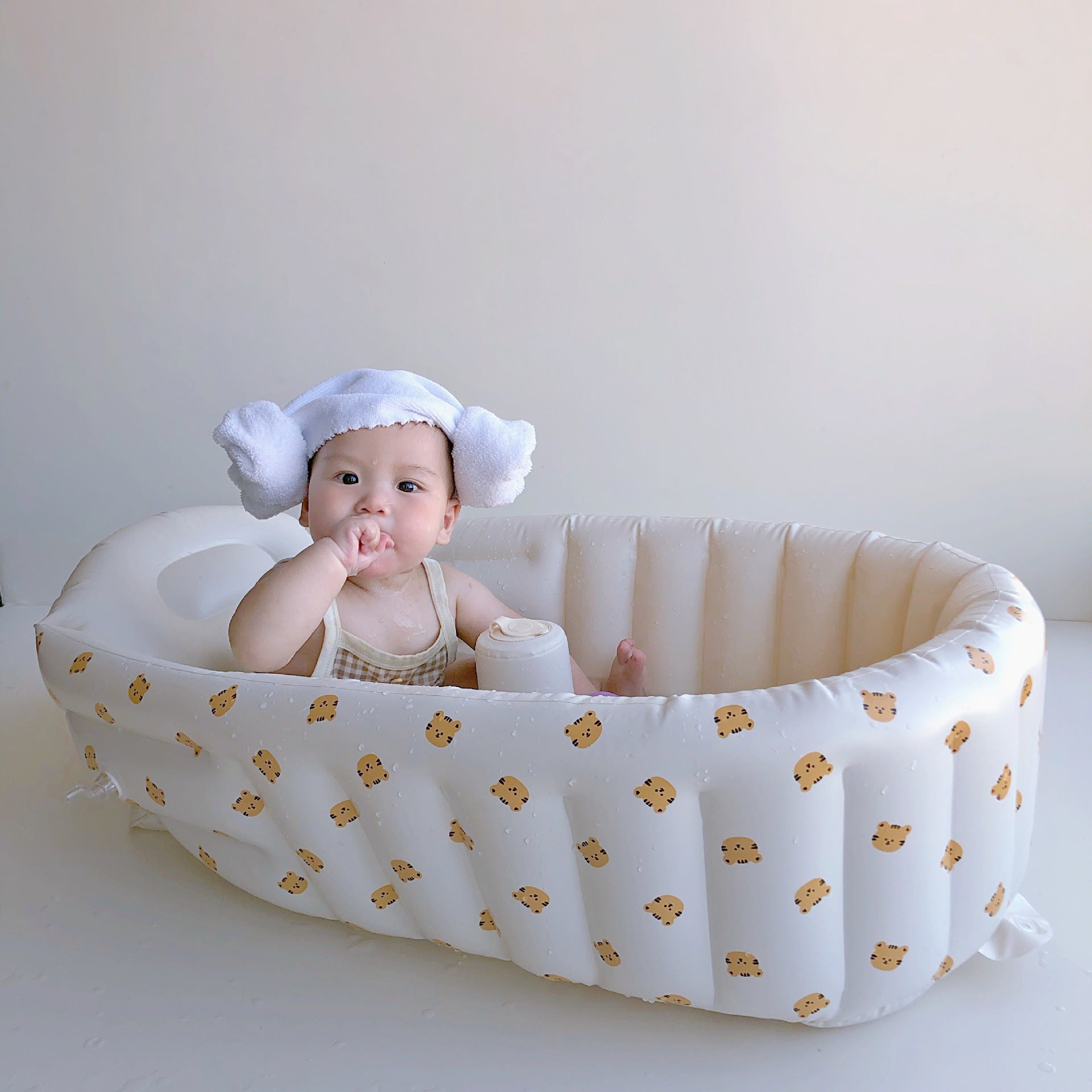 Inflatable Baby Bathtub – Comfortable and Safe Bathing Anywhere